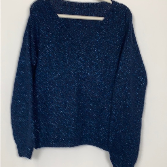 Navy blue sweater with blue flex bust 22.5” - Picture 2 of 4